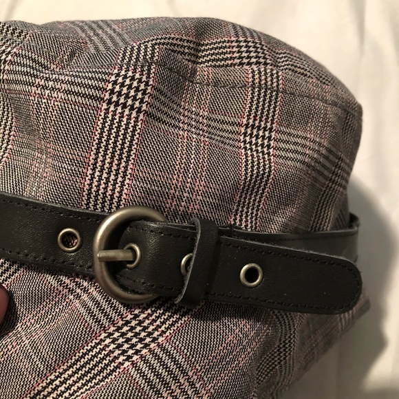 Hat - Picture 2 of 4